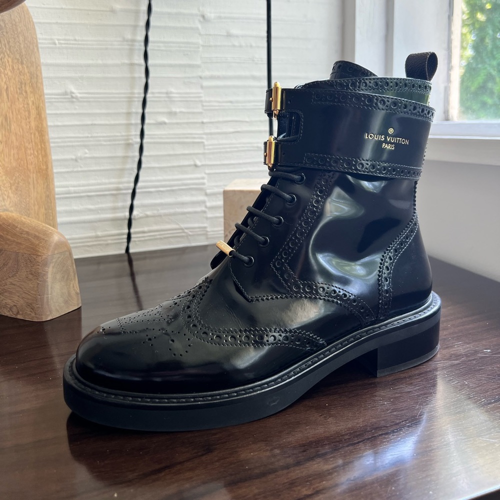 Louis Vuitton Black Patent Leather Lasercut Accents Combat Boots Size 39 - Picture 10 of 10